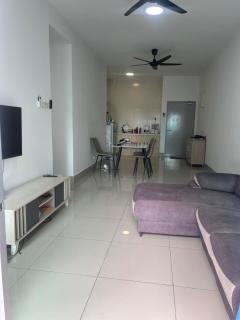 Warm & Spacious 2BR Apartment - 0