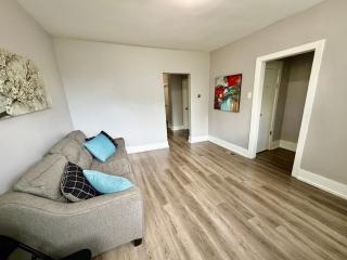 Beautiful Home Near Downtwon - Free Parking! - 8