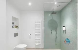Bright King Room with Shared Bathroom at Amsterdam Zuid - 1