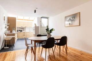 Cosy EU Apartment - Central, Parking, Terrace - 7