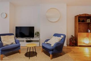 Cosy EU Apartment - Central, Parking, Terrace - 4