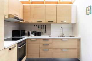 Cosy EU Apartment - Central, Parking, Terrace - 3