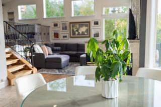 Within minutes to Ski Resorts and fireplace - 6