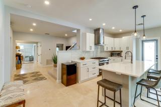 Walk to Wabasso Beach Home with Hot Tub and Bikes - 3