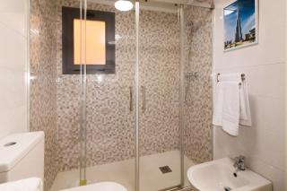 Modern and Cozy Apartment with Pool Tennis Court and Common Areas in Torre del Mar - 4