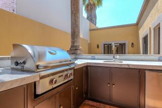 Designer Retreat in Centro Heated Pool & Views - 8