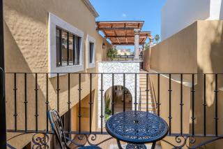 Designer Retreat in Centro Heated Pool & Views - 4