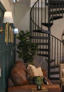 The Horse Carriage 2 Miles From Foxwoods Casino - 1