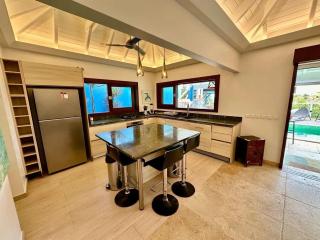 Modern Villa with Pool in Marigot - 100 m² - 5