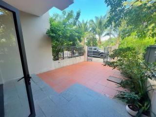 New Life Bai Chay Condotel - 9