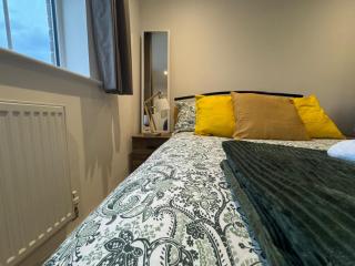 IBC Large Ensuite Room Wednesbury - 0