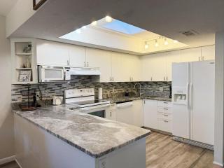 Forest Park – Pool, Tennis & Coastal Charm - 4