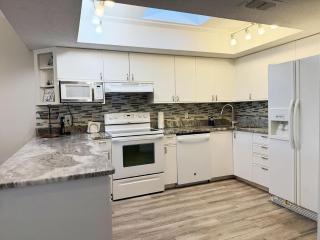 Forest Park – Pool, Tennis & Coastal Charm - 3