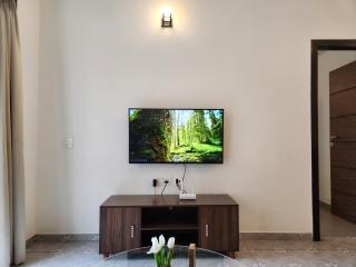 Stylish 1BHK Escape Candolim - Pool, Balcony, Parking - Near Beach - 3