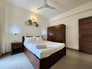 Stylish 1BHK Escape Candolim - Pool, Balcony, Parking - Near Beach - 9