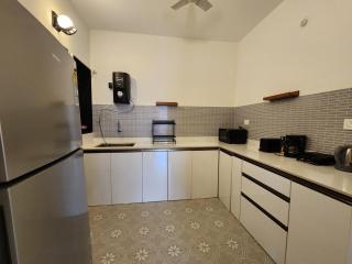 Stylish 1BHK Escape Candolim - Pool, Balcony, Parking - Near Beach - 6