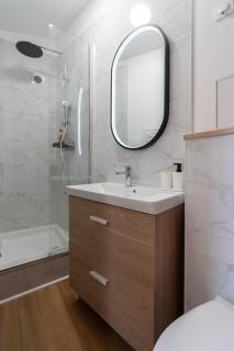 Studio climatisé avec terrasse, 5ème étage - 3