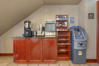 Best Western Plus Baker Street Inn - 1