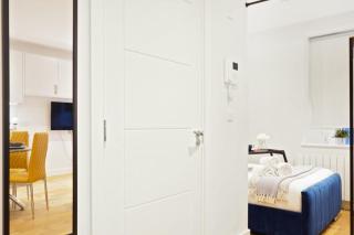 Feltham Grand Studio Central and Connected - 6