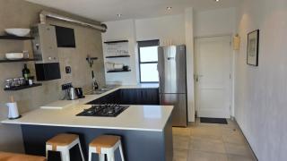 Modern Sea and Mountain View Apartment - Gordon's Bay - 3