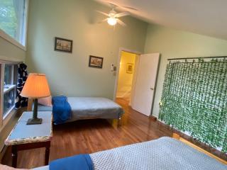 Secluded Chalet on the Stream - Mins to Camelback - 7