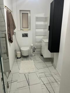 Luxury Bucharest Central Apartment - 5