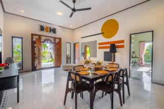 Sunny 4BR Serene Escape w Pool North Canggu - 1
