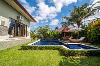 Sunny 4BR Serene Escape w Pool North Canggu - 3