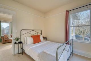 Dream Two-Bedroom in Laurelhurst - 97 WalkScore - 6