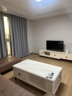 Spacious 1BR Condo in Clark! 65sqm FreeParking - 0