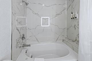 GrandStay Hotel & Suites Minocqua - 4