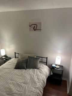 Spacious Fully Furnished 3BR Fully Fenced Home - 9