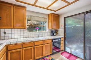 Spacious Fully Furnished 3BR Fully Fenced Home - 5