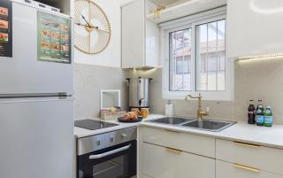 1 BR Apartment in Beit Yisrael St Jerusalem Israel - 3