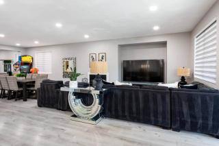 NEW! 5BR Lux Home | Pool/Spa • GameRoom • Arcade! - 3