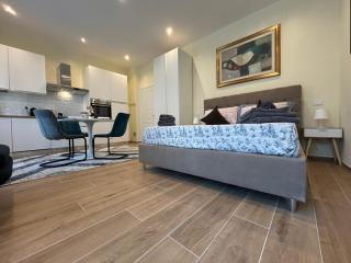 Valverde Apartments and Room - 2