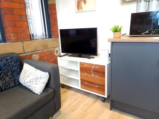 4beds, 2 bedrooms Contractor,Parking - 4