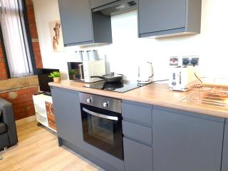 4beds, 2 bedrooms Contractor,Parking - 5