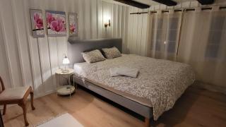 Room in cosy traditional swiss house - 9