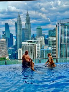 Infinitum Sky Pool Suites Kuala Lumpur - 0