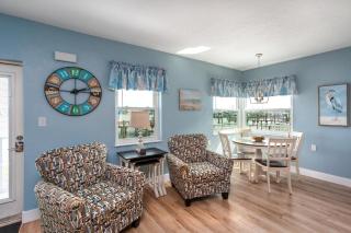 Beach Condo With Heated Pool - Waterfront View, Steps to Sand - Coral Resort B-2 - 9