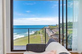 901 - Perfect Penthouse - With Free Parking - 0