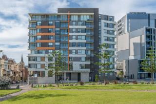 901 - Perfect Penthouse - With Free Parking - 2