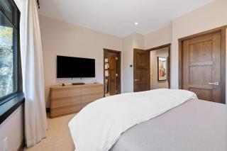 Riverfront Townhome 19 by East West Hospitality - 7