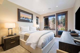 Riverfront Townhome 19 by East West Hospitality - 6