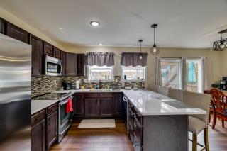 Lakefront Pocono Retreat with Hot Tub and Movie Hub - 4