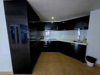 centara avenue high-speed wifi, smart tv2 bedrooms and 2 bathrooms - 5