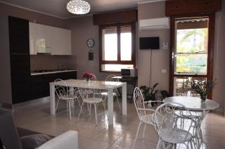 Marcella House - Suites near the beach - 5