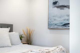 Worth - Happy Honeysuckle - Free Internet - 2