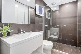 Worth - Happy Honeysuckle - Free Internet - 5